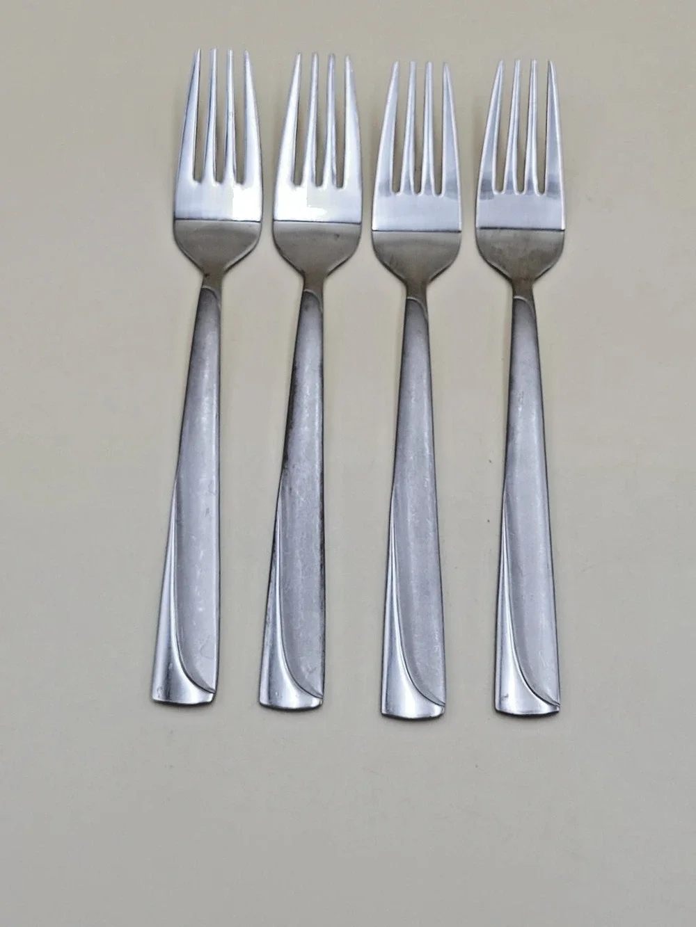 Set of 4 Oneida MADELINE Salad Fork Stainless Steel Flatware